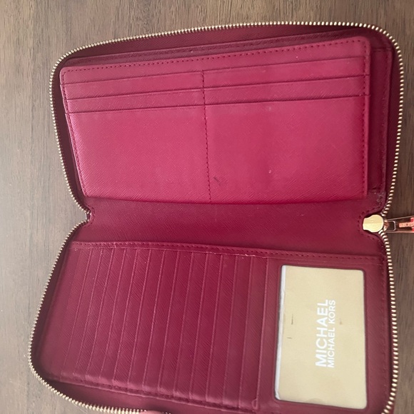 Michael Kors long zip wallet - Picture 3 of 8